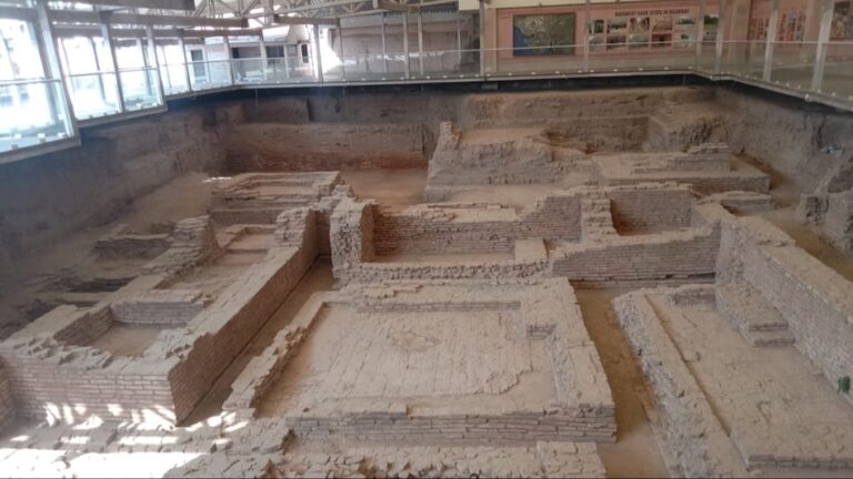 65a8111fd3456-vadnagar-excavations-by-the-asi-17404683-16x9.jpg