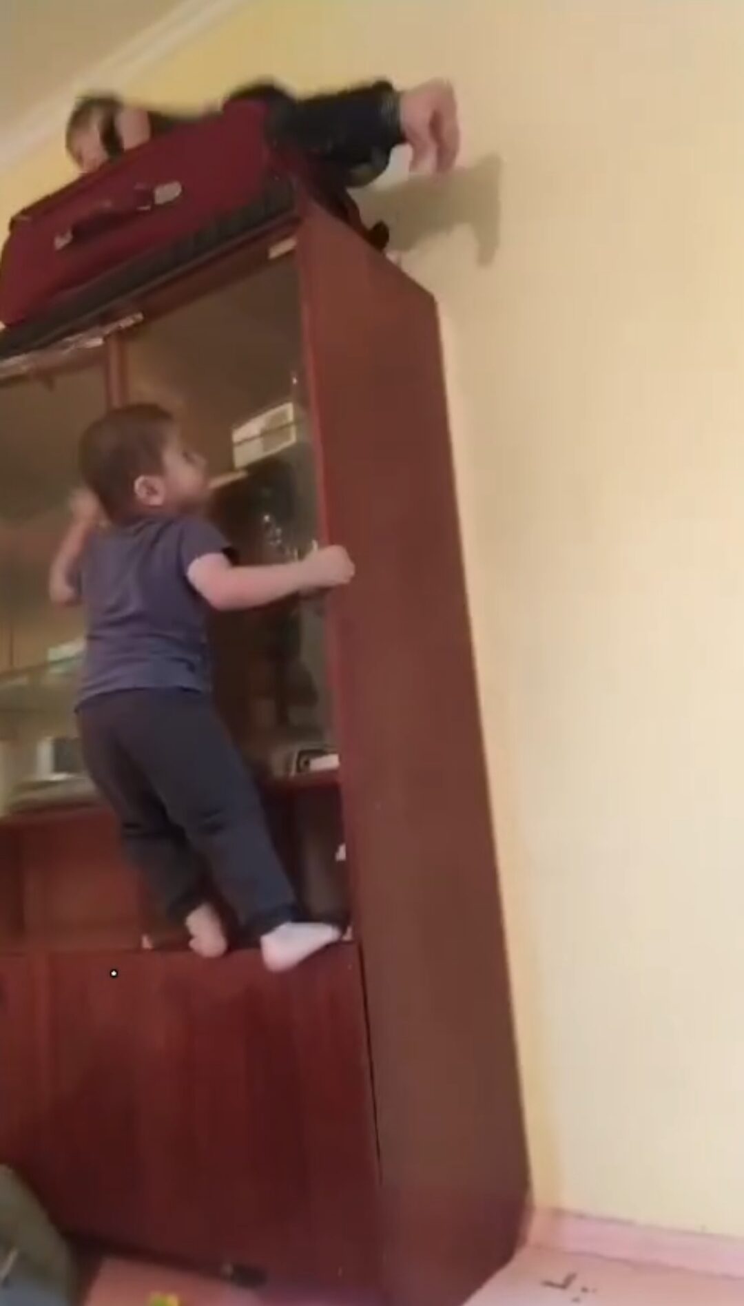 Baby James Bond 